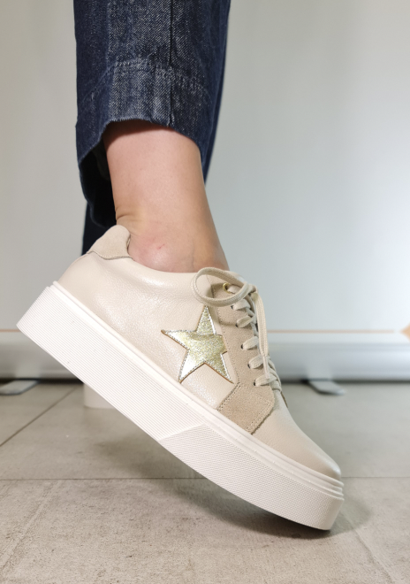 ameliegolden_manoloreyes_lat_