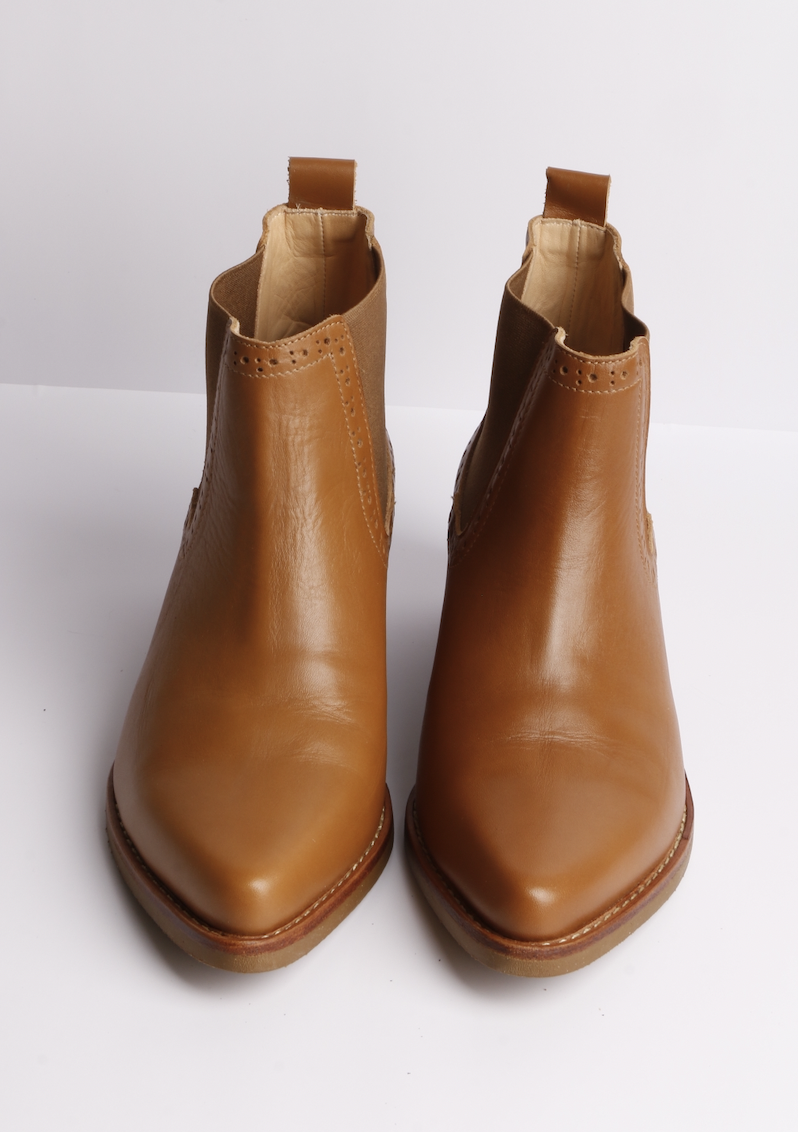 Elizabetta caramel_manoloreyes_fron